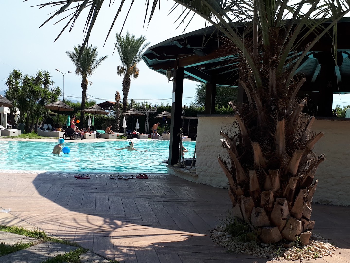 Makumba Beach Club