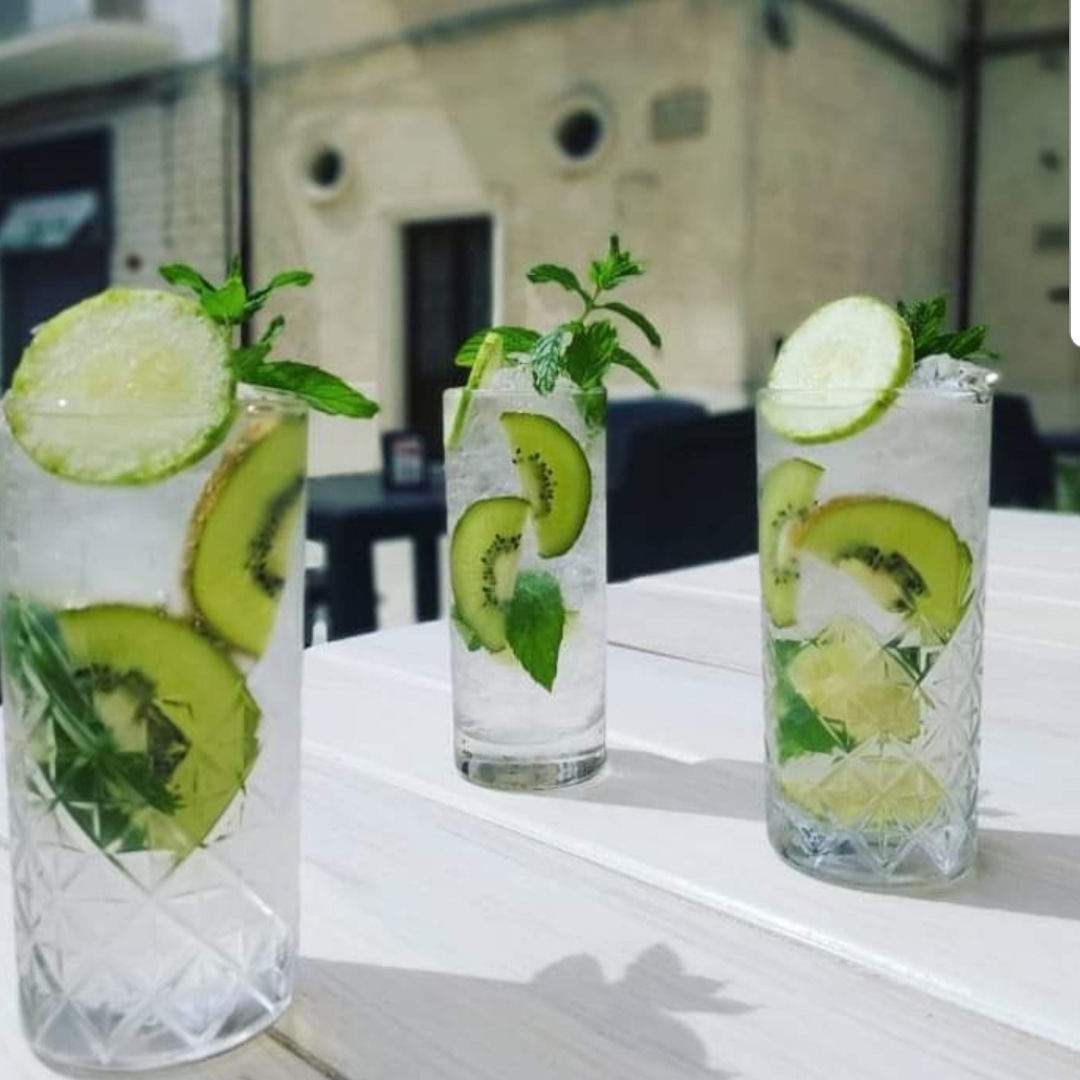 Malibù Gelateria, Longe bar e Pizzeria