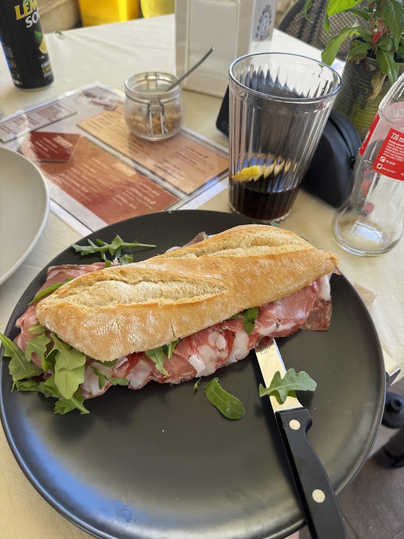 Malu' Bar