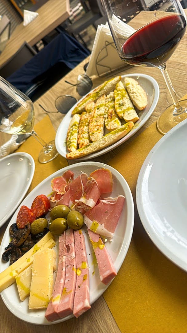 Malù Enoteca Panineria Salumeria
