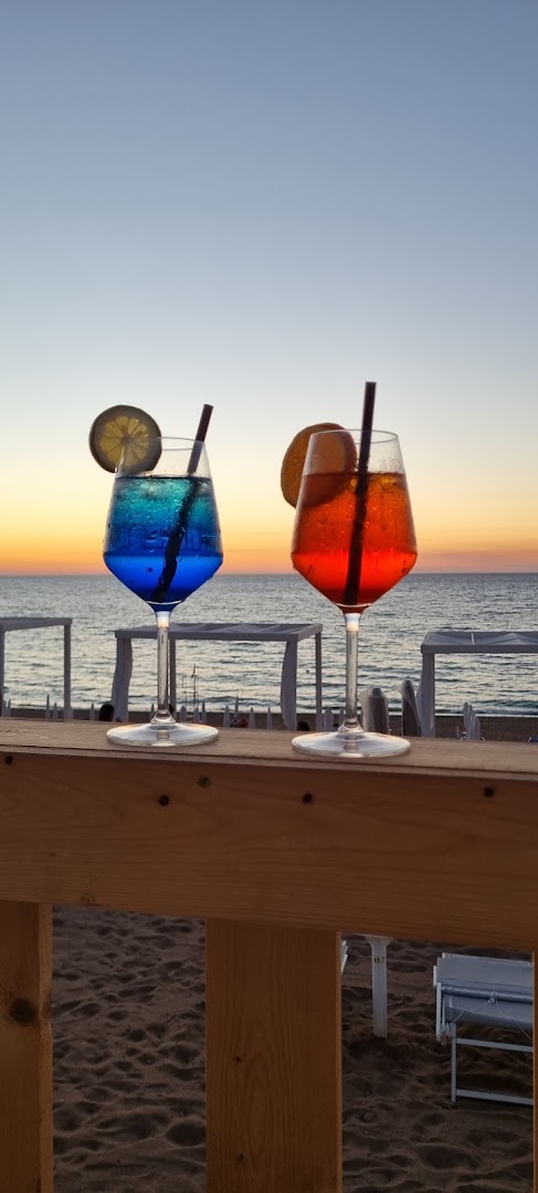 Mamaita's Club & Restaurant, Trappeto