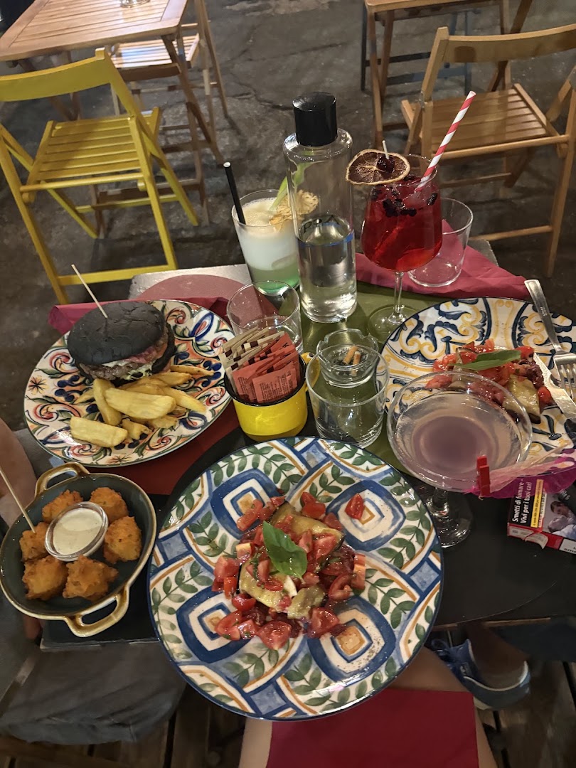 MamaMomo - Cucina Ibrida & Cocktail Bar