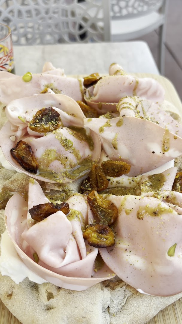 Mambo Chic Bar ice cream and food