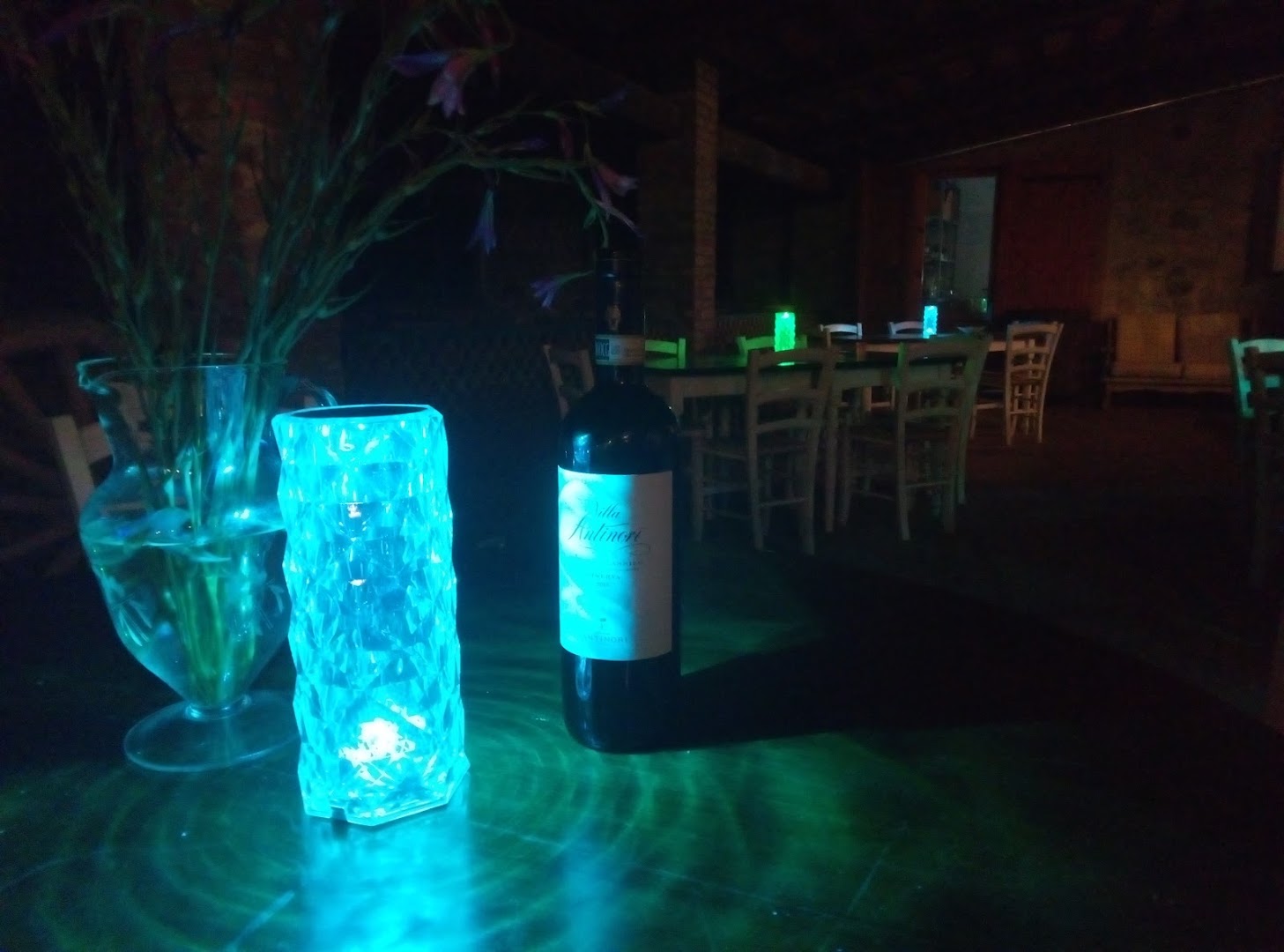 Mami Restaurant Lounge & Piano Bar Karaoke