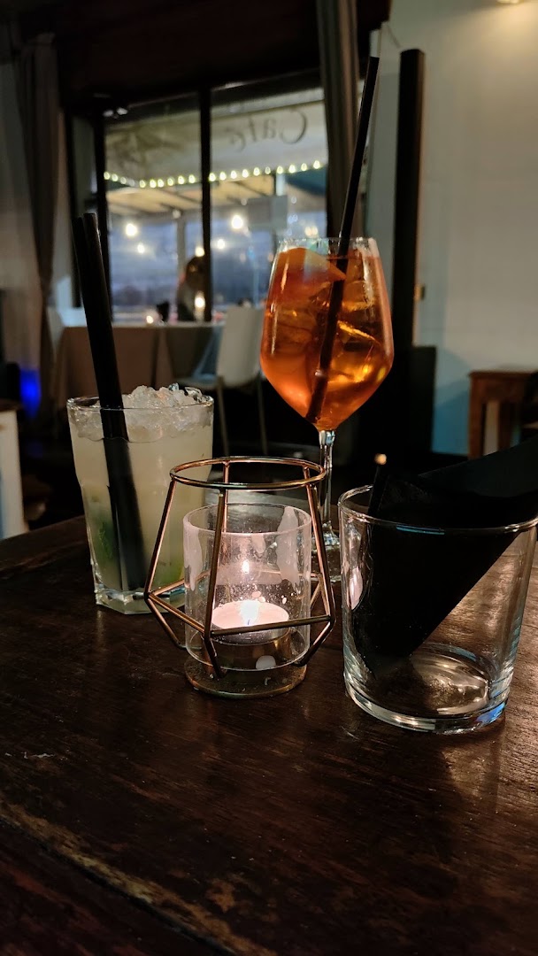 Mamolo Café