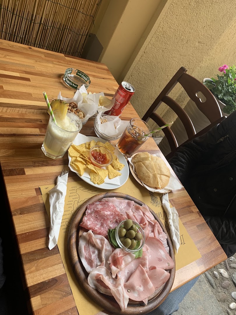 Mamo's