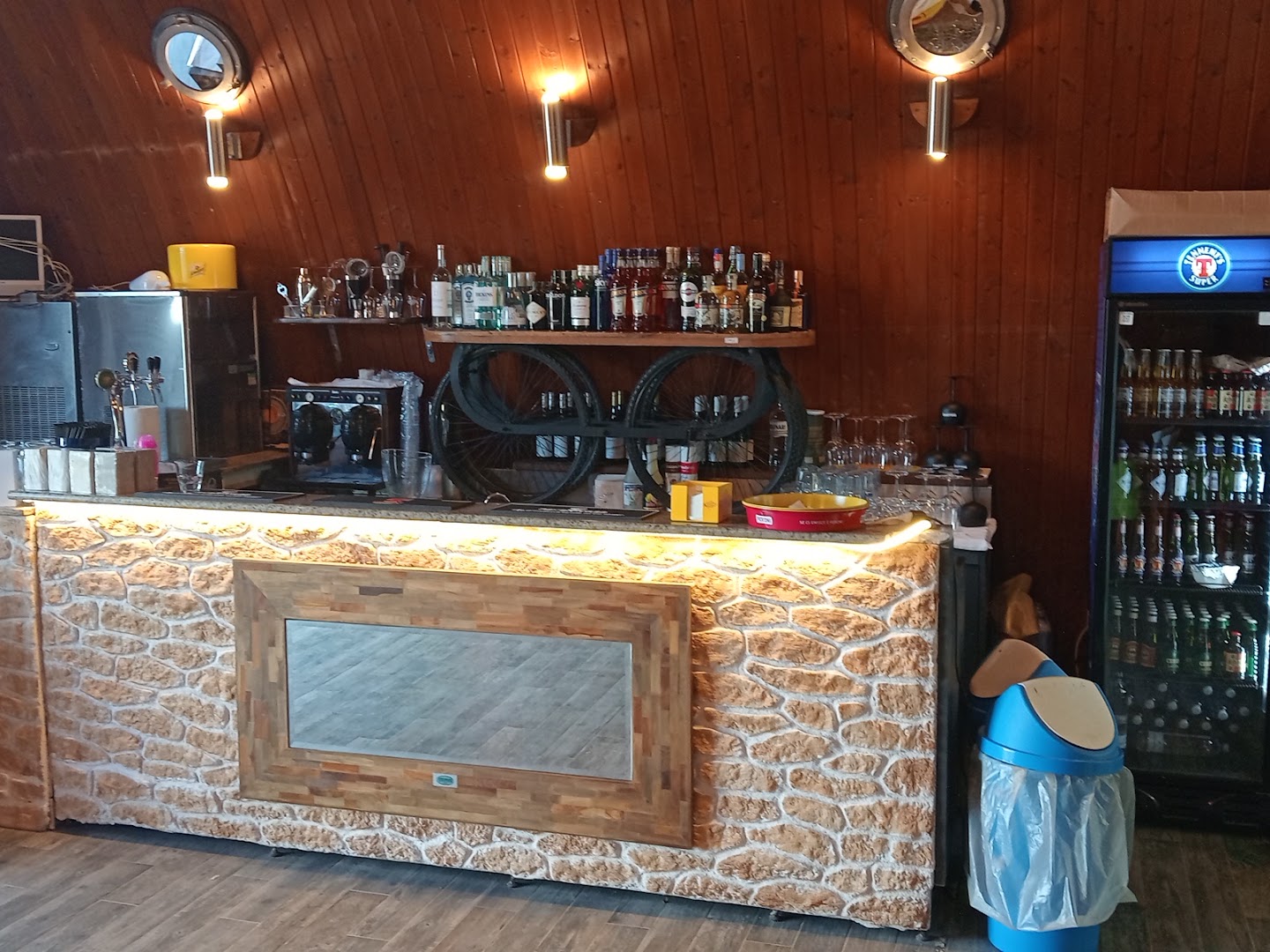 Mana Pub