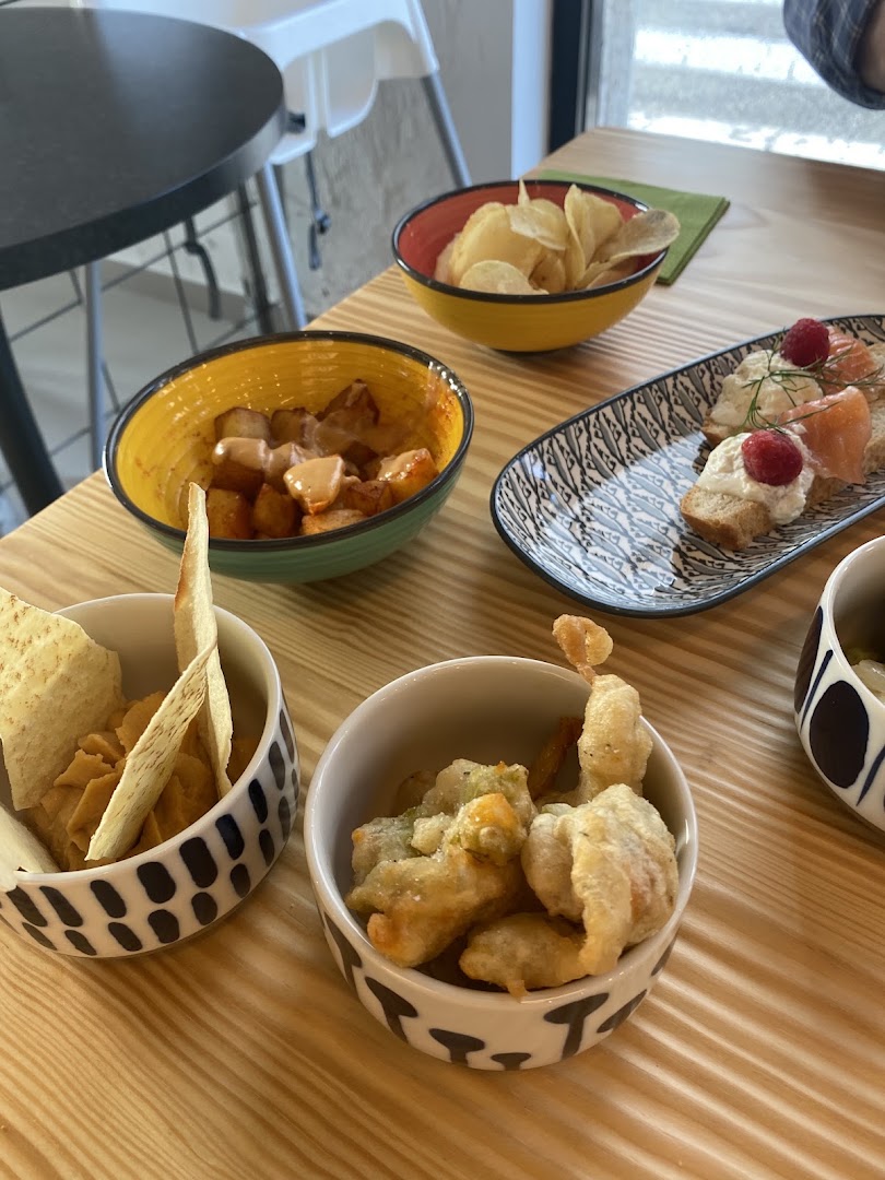 Mana Tapas & Restaurant