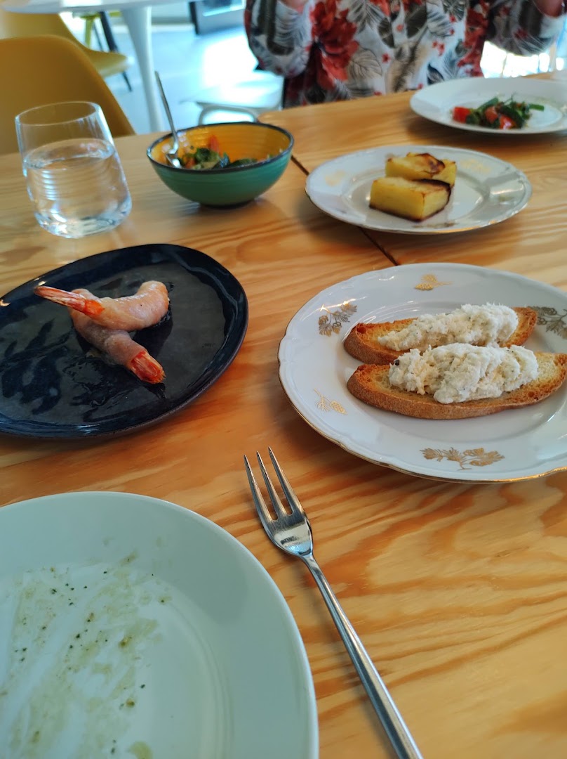 Mana Tapas & Restaurant