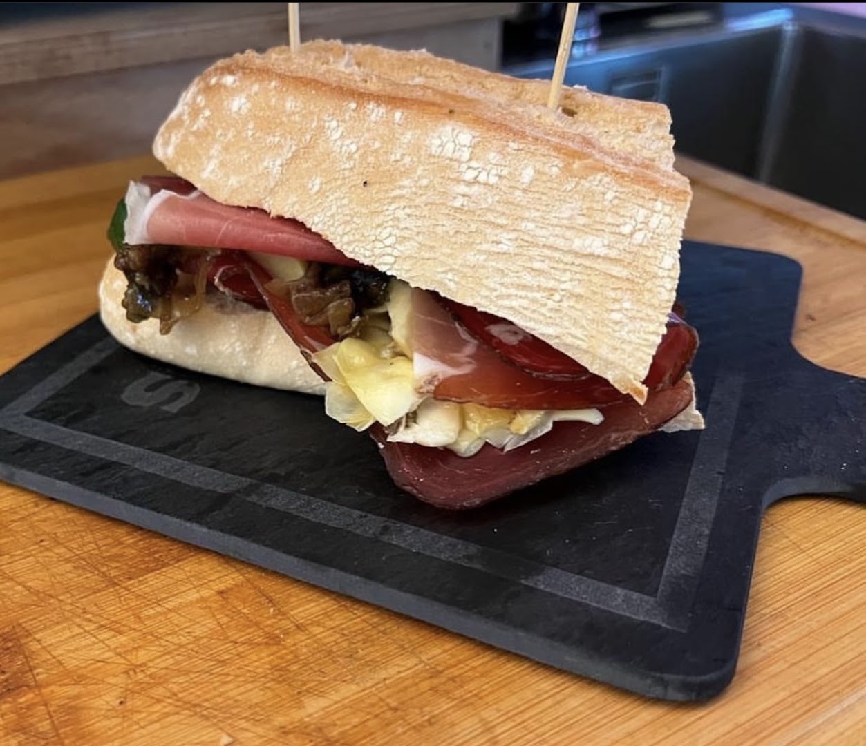Mandi Bar - Food and Drink
