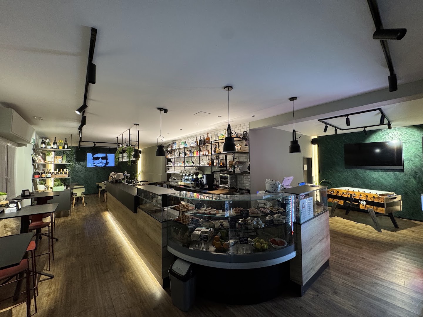 Mandi Bar - Food and Drink