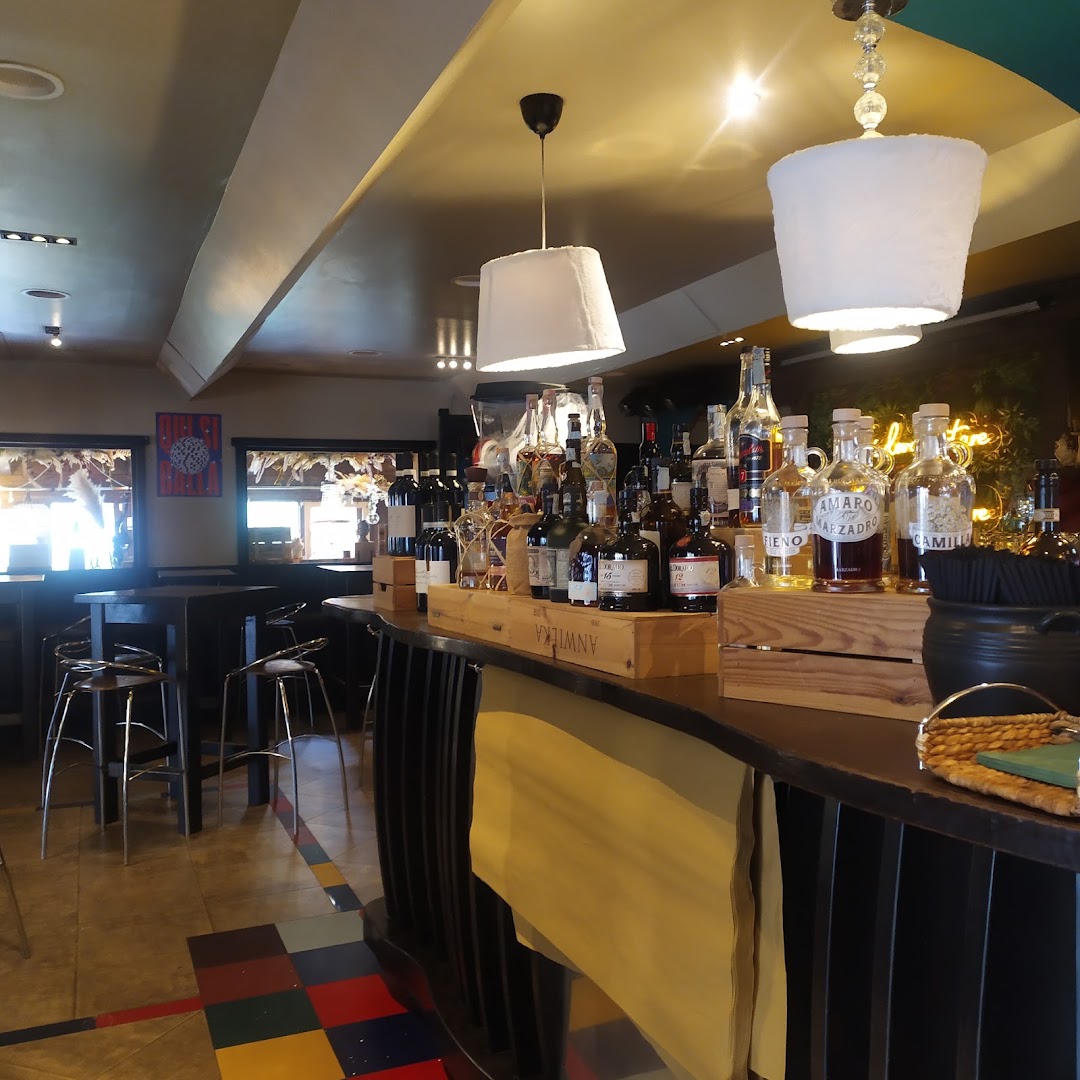 Manera Country Pub