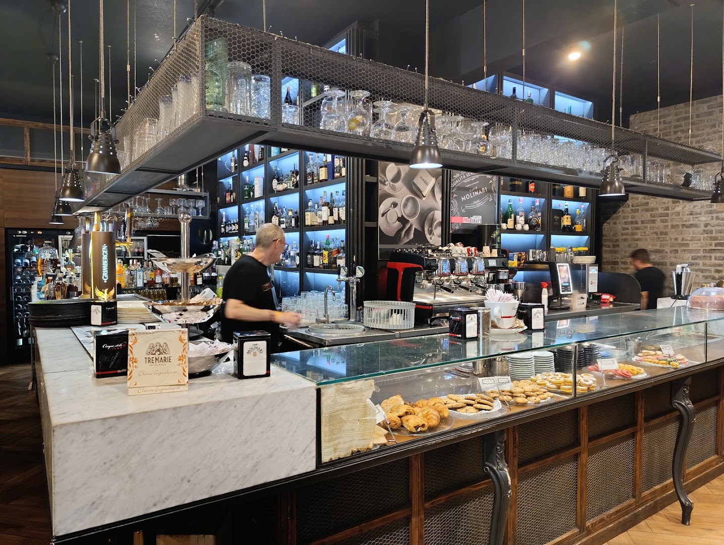 Manhattan Cafè Restaurant