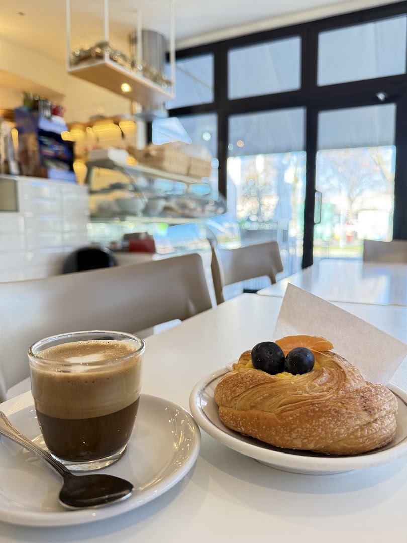 Manhattan Caffe'