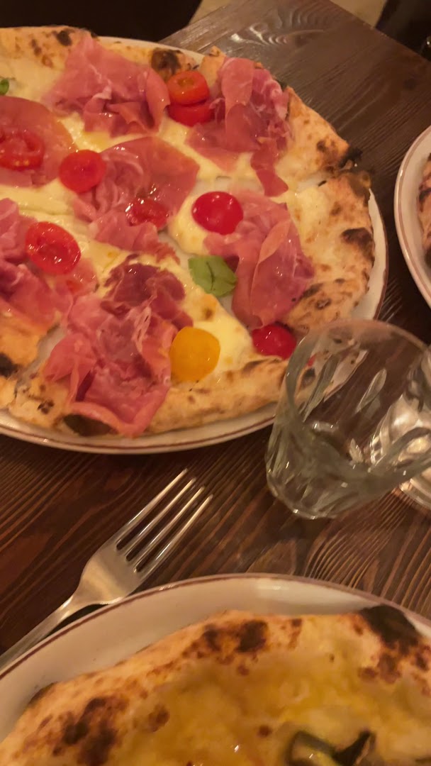Mani in Pasta - Pizzeria