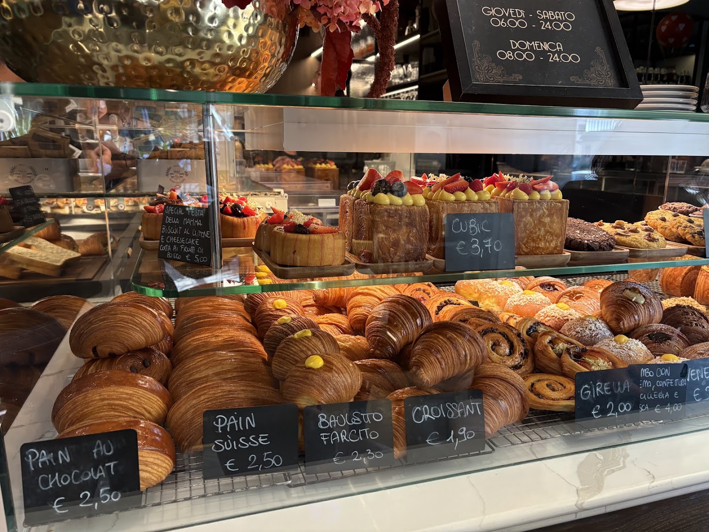 Manis Bistrot | Pasticceria e Ristorante | Aperitivi | Specialty Coffee