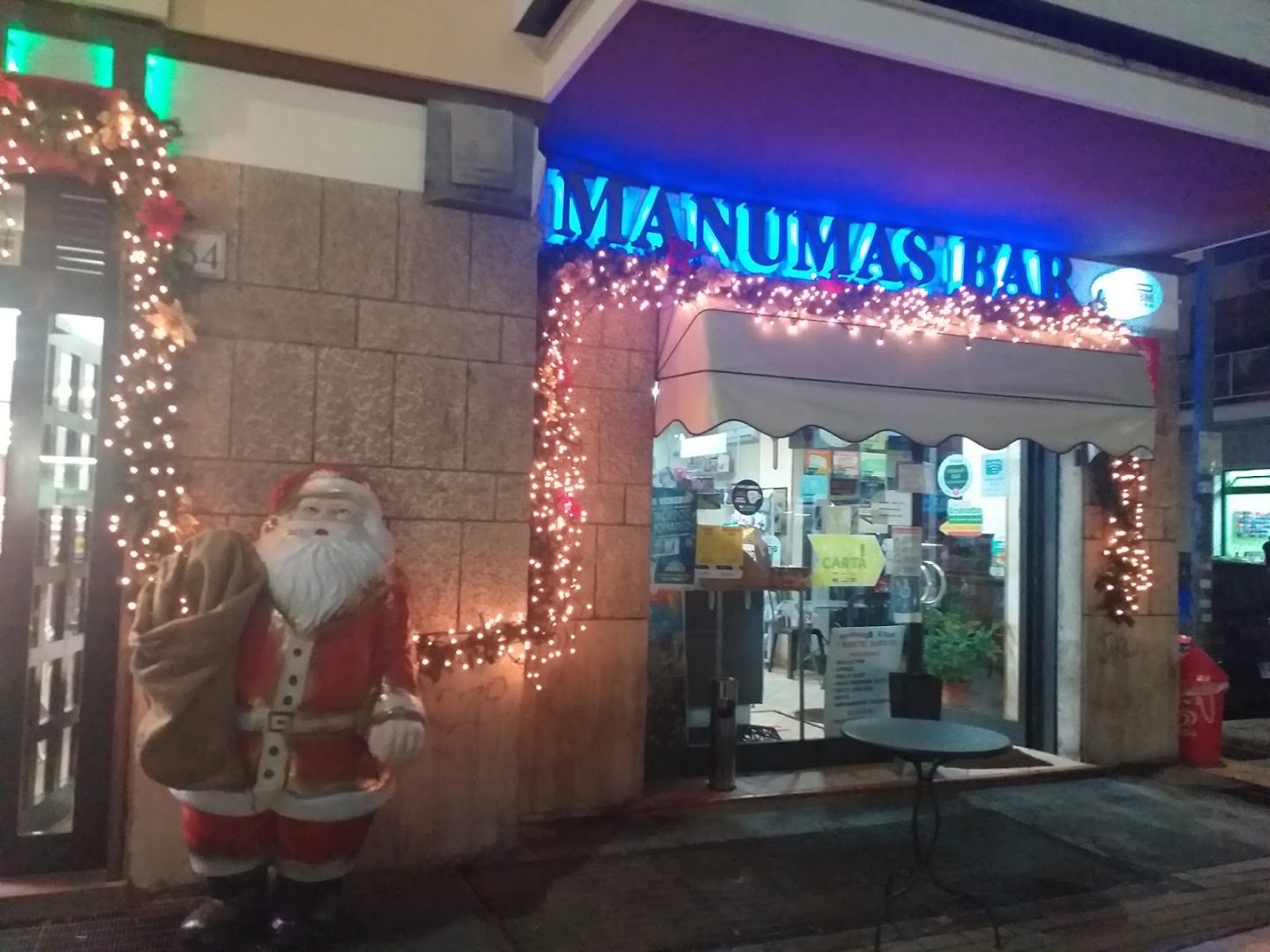 Manumas Bar