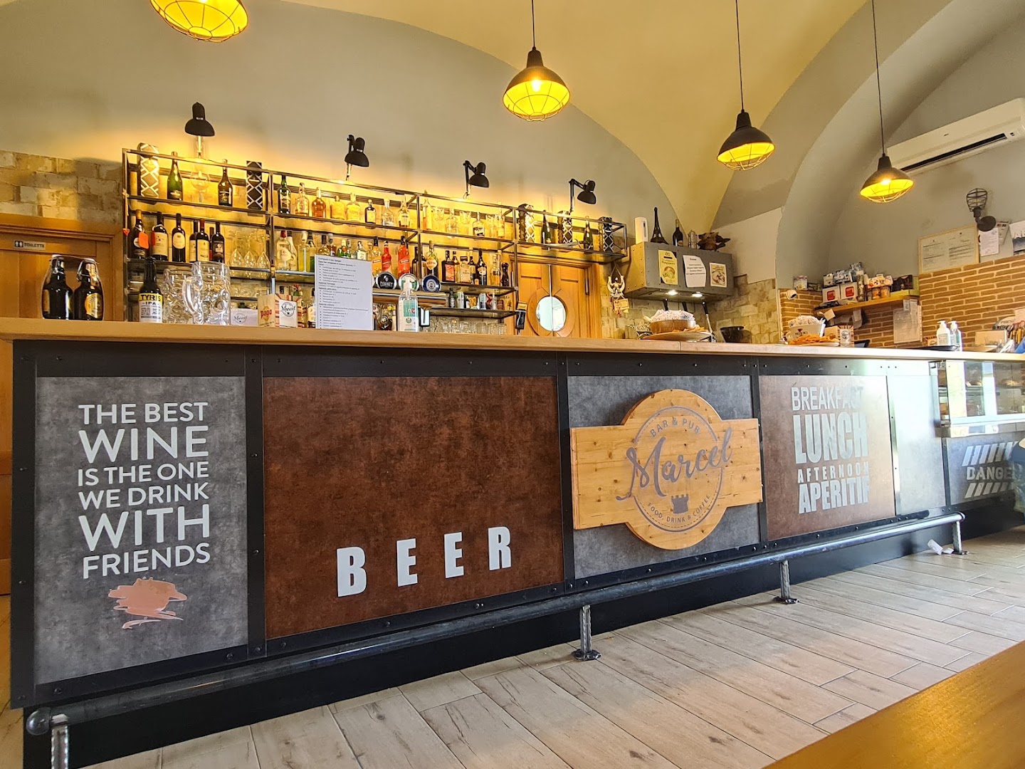 Marcel Bar Pub