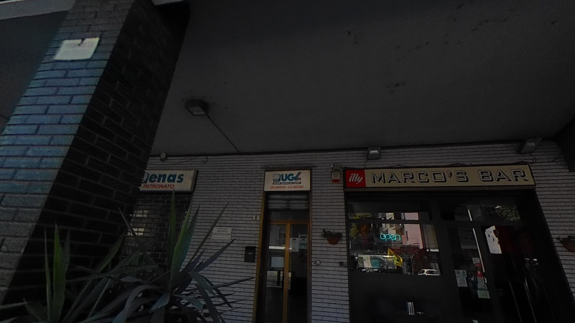Marco's Bar