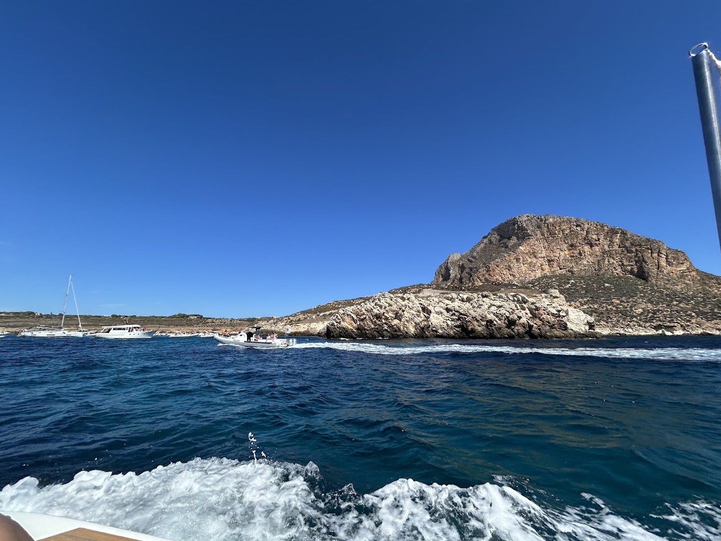 Mare and More - Escursioni in barca Favignana e Levanzo da Trapani