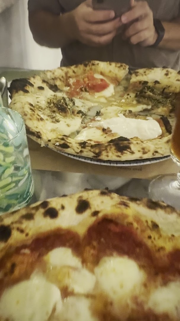 Margherita e le sue Sorelle, La Spezia