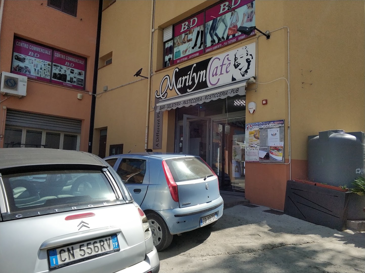 Marilyn Café
