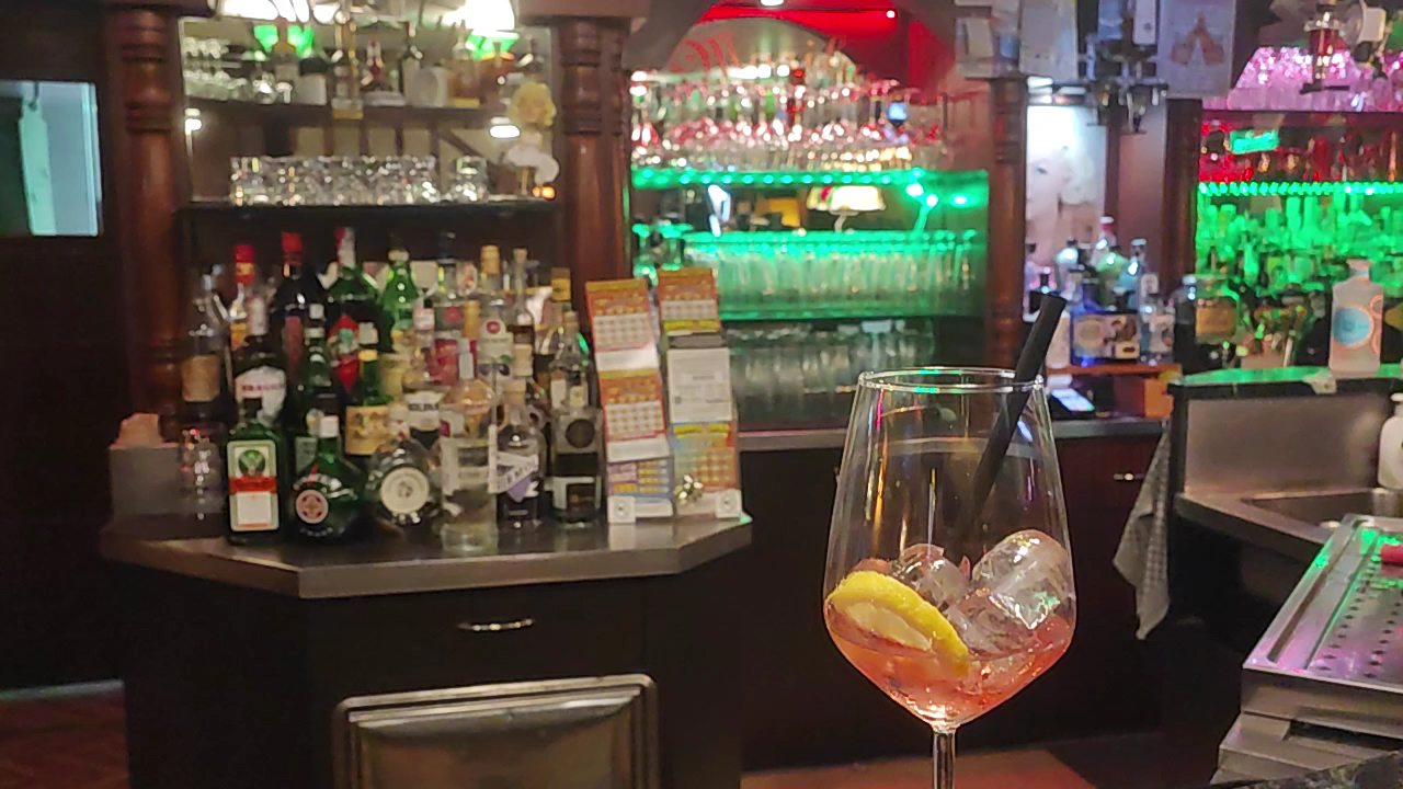 Marilyn Irish Pub Bar
