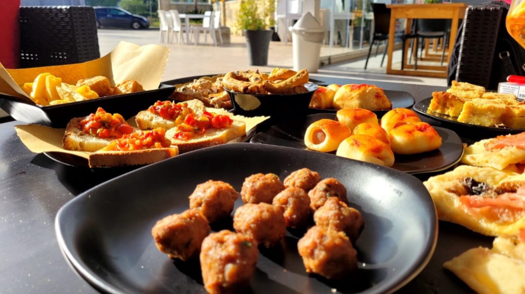Marlo' Coffee Food & Drink