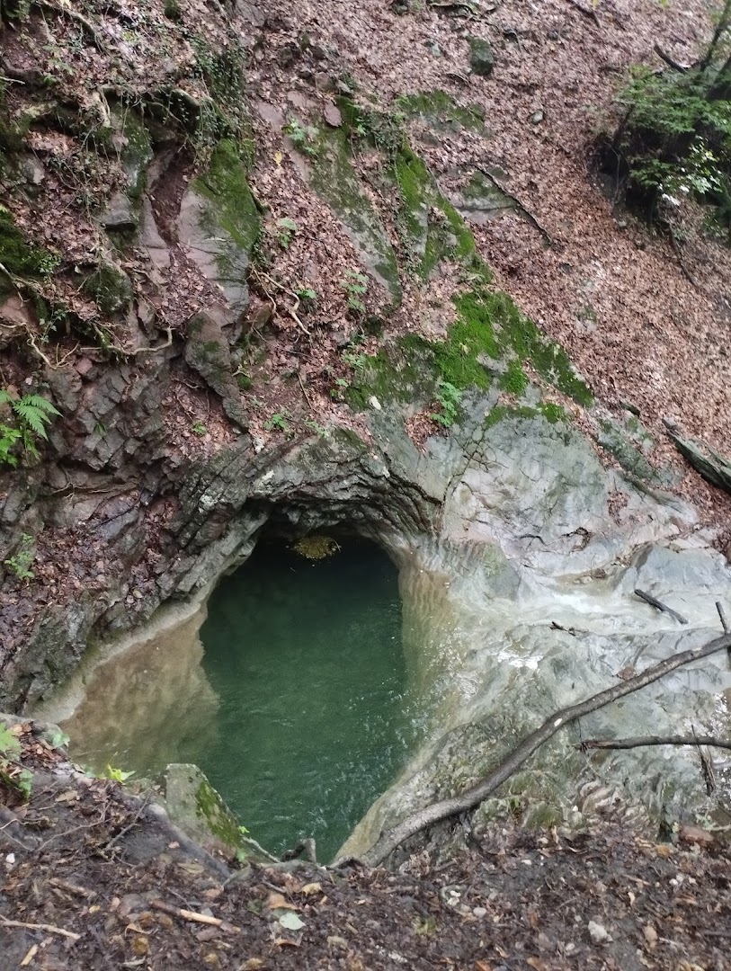 Marmitta dei giganti lungo il sentiero geologico, Canzo