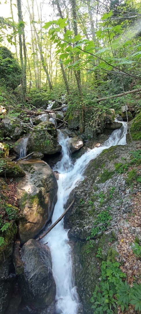 Marmitta dei giganti lungo il sentiero geologico