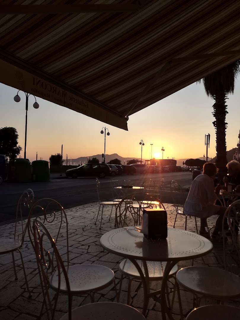 Mary Jo Cafe'