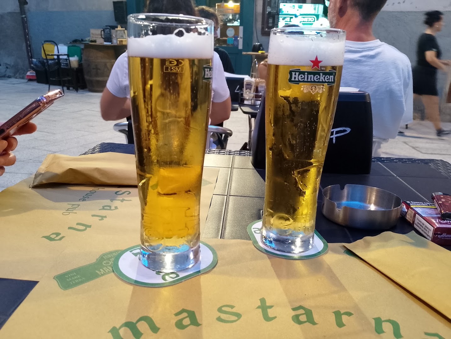Mastarna house pub