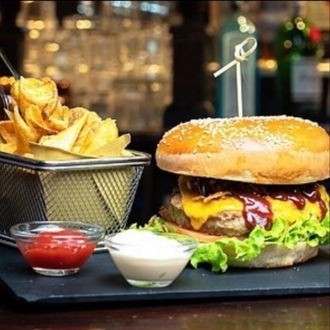 Maudit Pub