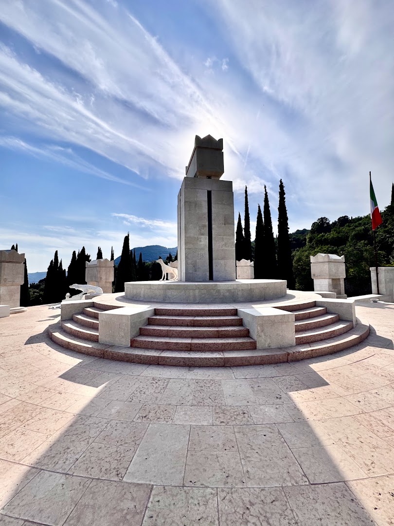 Mausoleo di Gabriele D'Annunzio