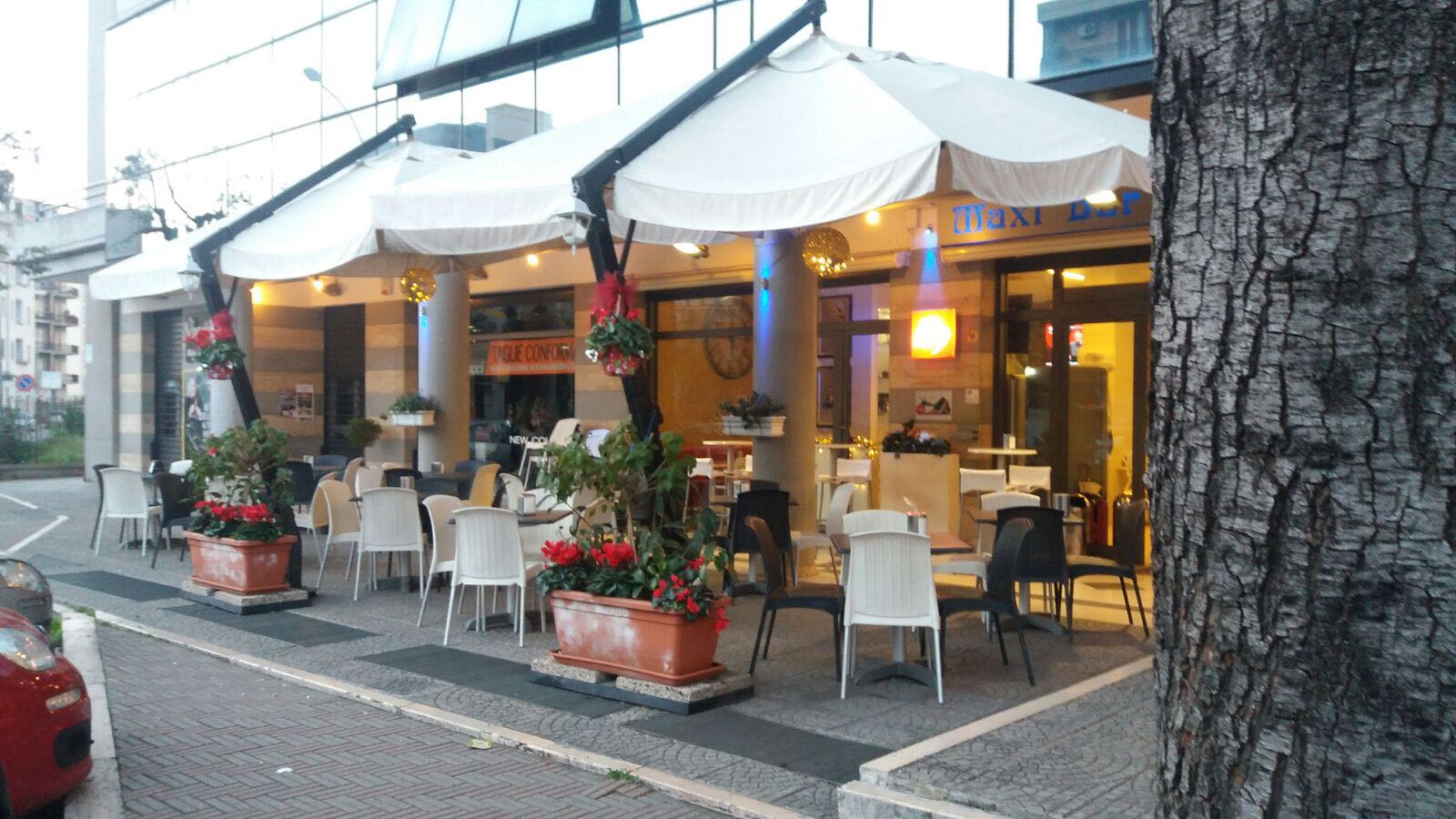 Maxi Luxury bar