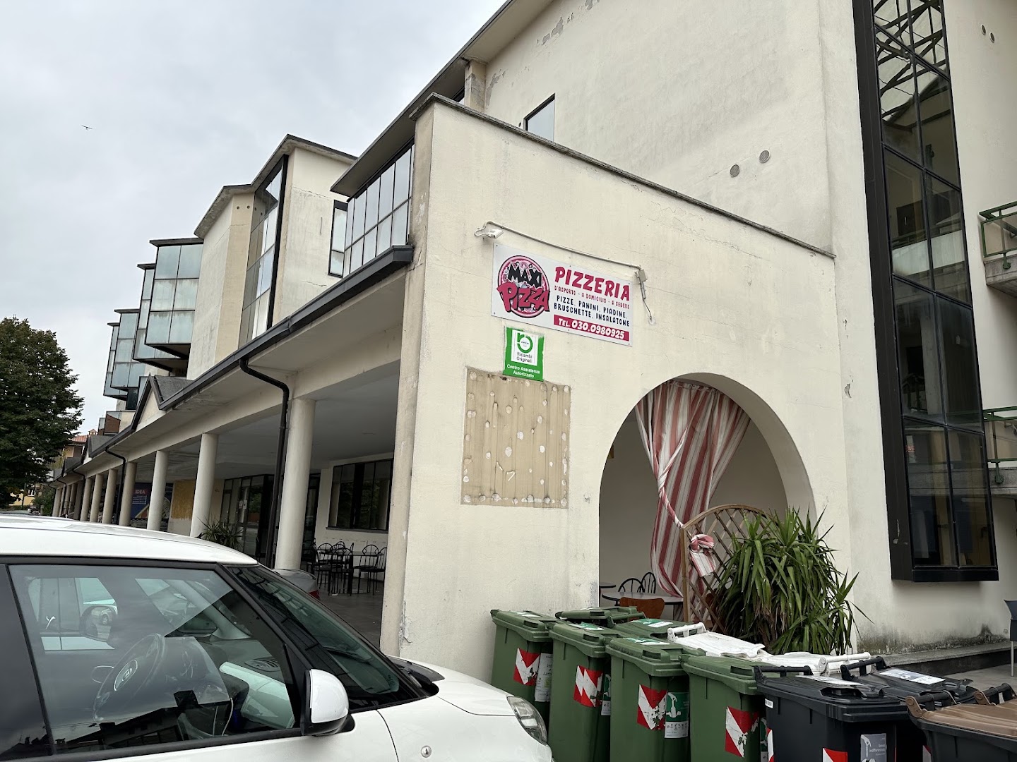Maxi Pizza -Pizzeria con servizio di asporto