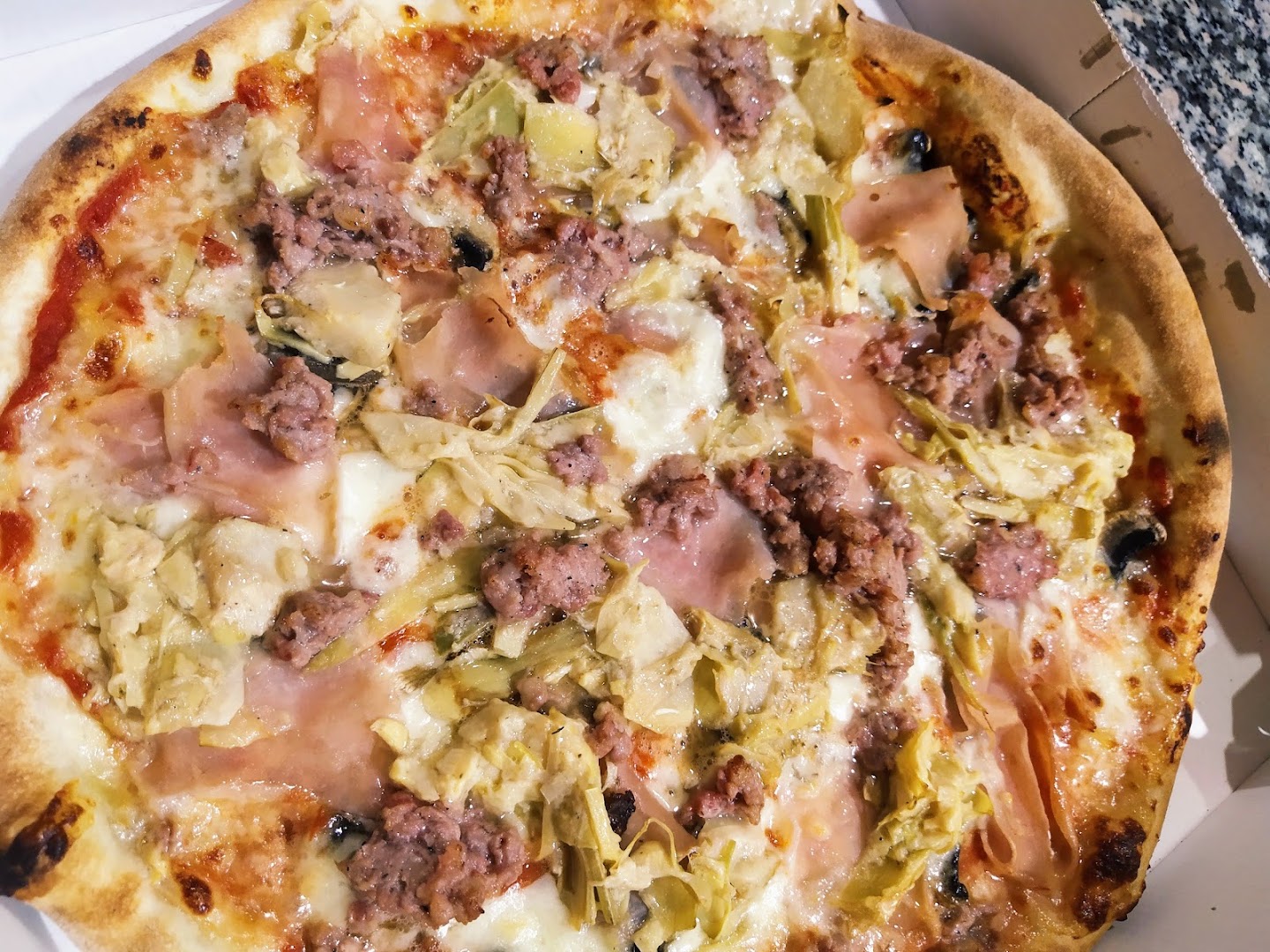 Maxi Pizzeria e Kebab