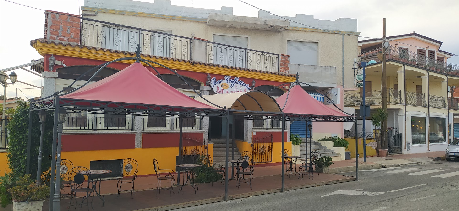Maxim Pub