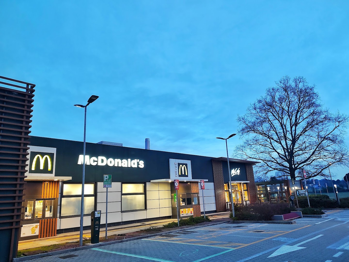McDonald's Borgomanero Drive
