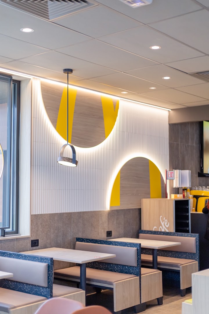 McDonald's Crotone Drive (G. Da Fiore)