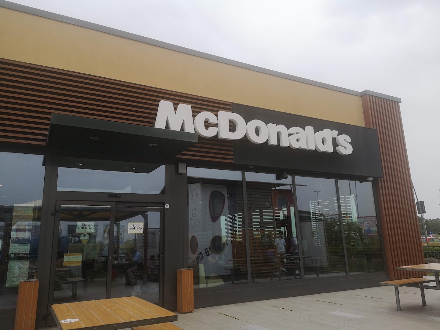 McDonald's Crotone Passovecchio