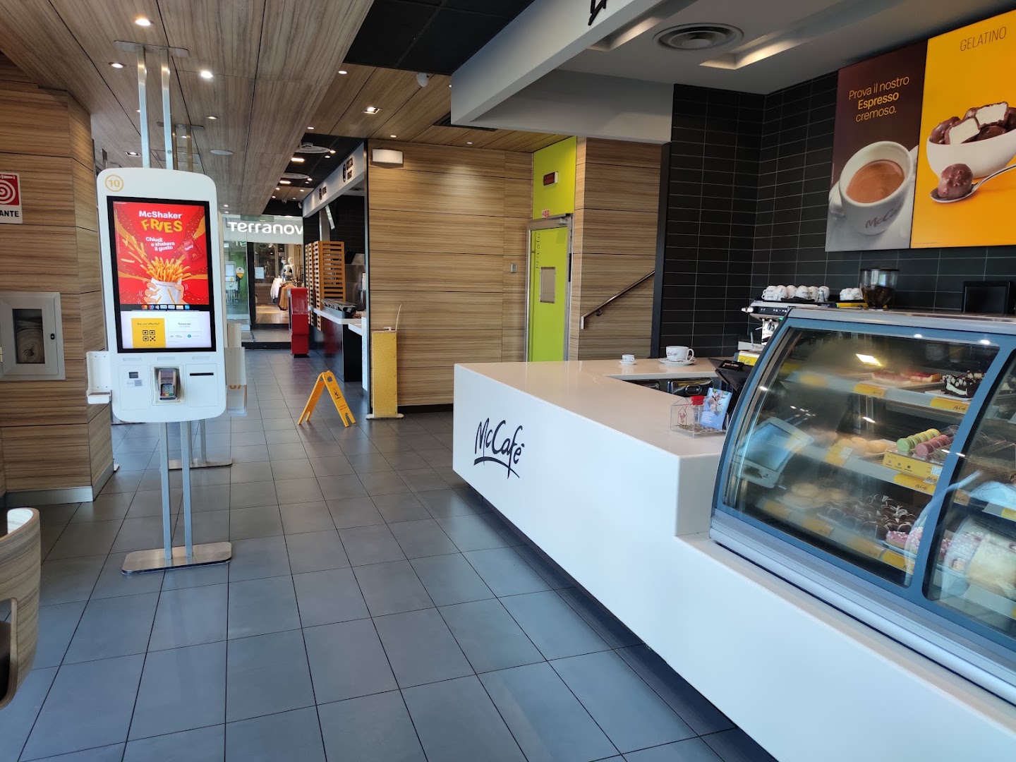 McDonald's Formia via Vitruvio