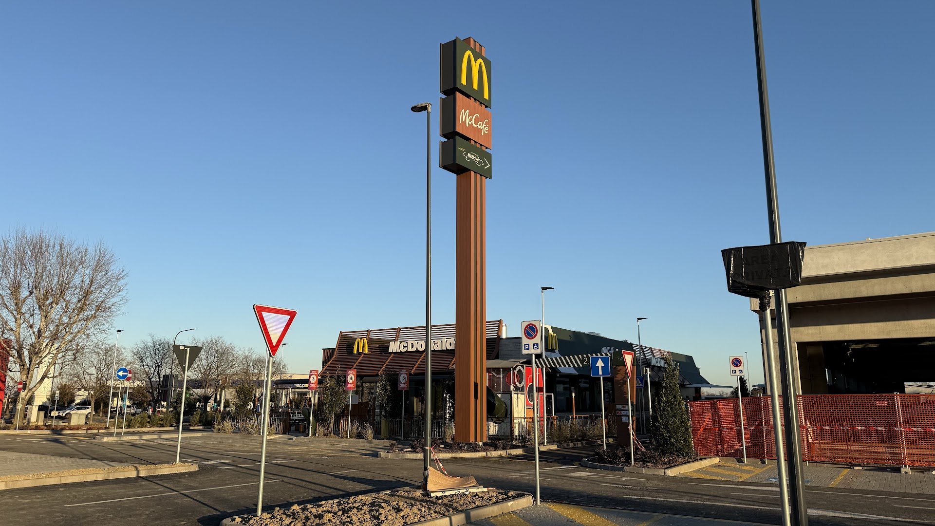McDonald's Imola Selice Drive