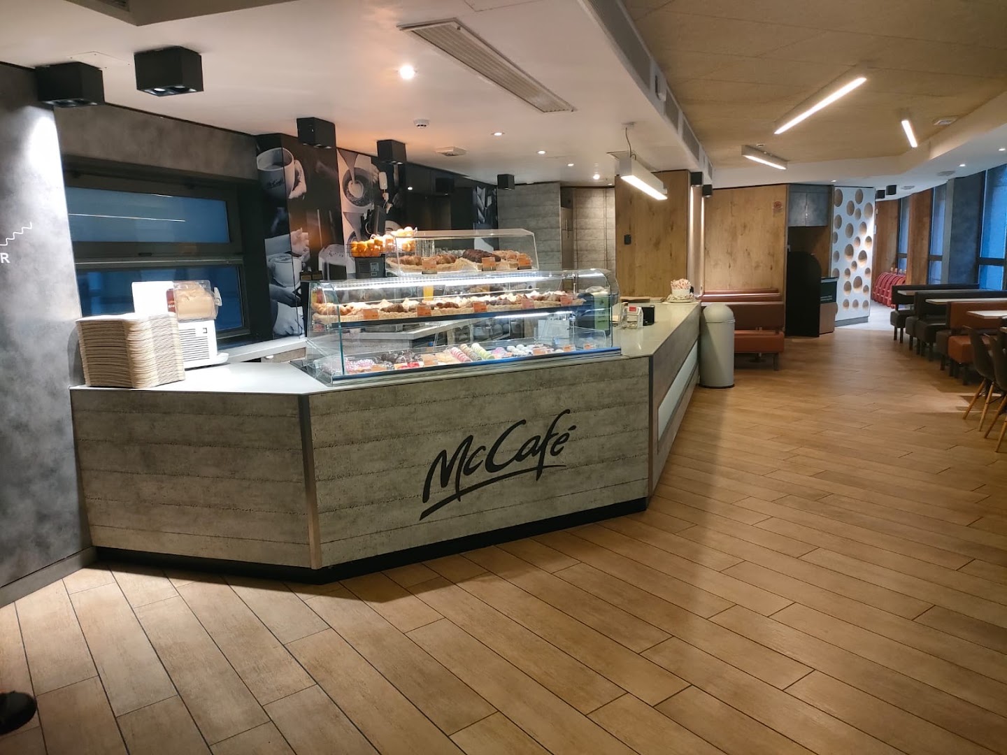 McDonald's Milano Galleria Fontana, Milano