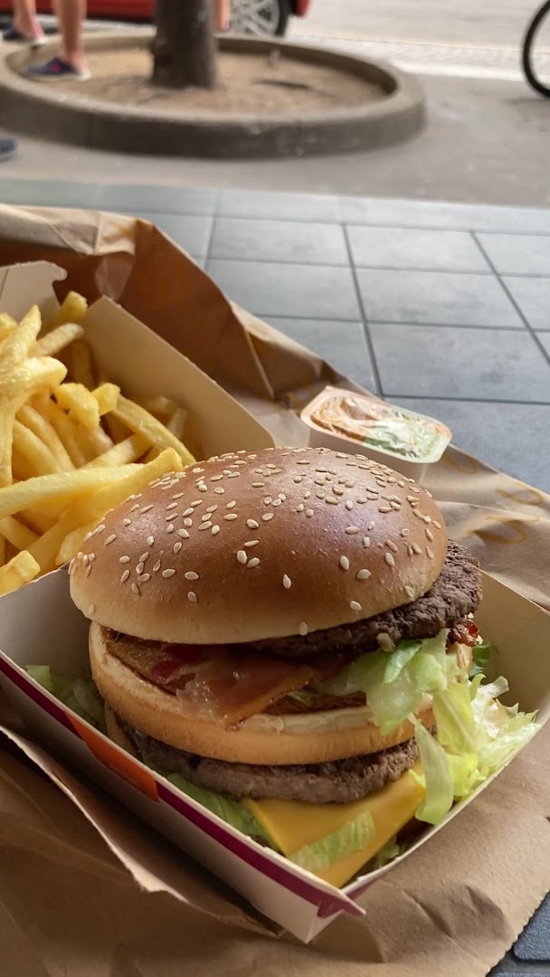 McDonald's - Milano Piazza Duca D'Aosta