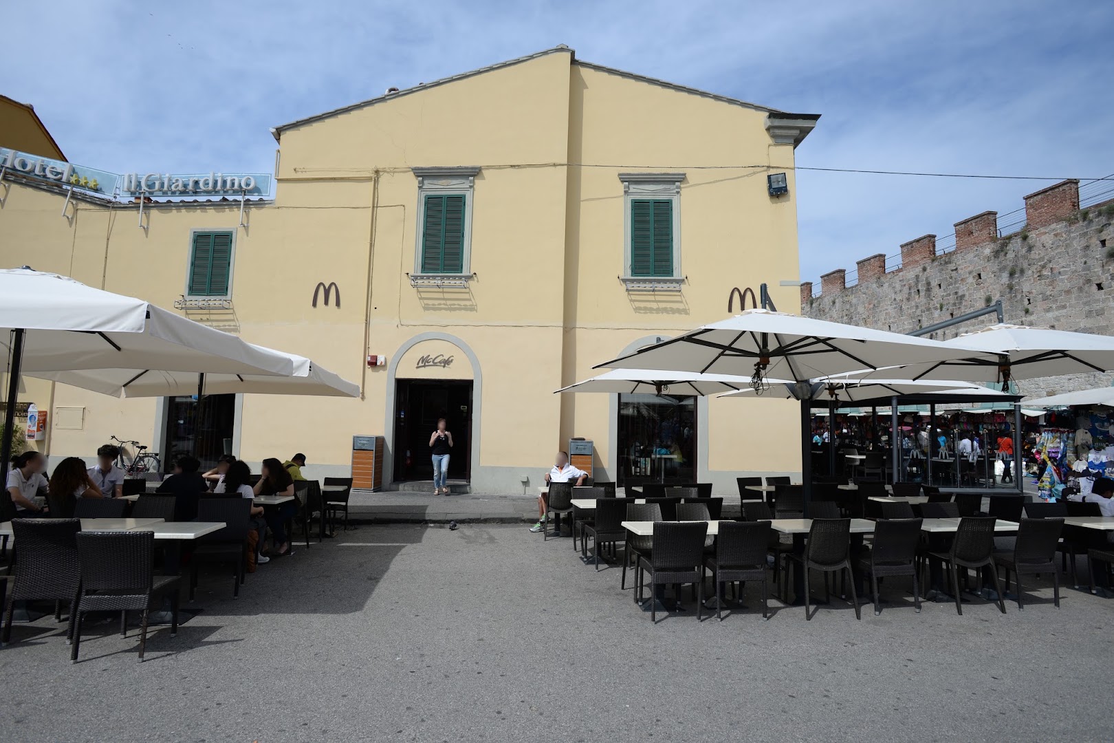 McDonald's Pisa Miracoli, Pisa