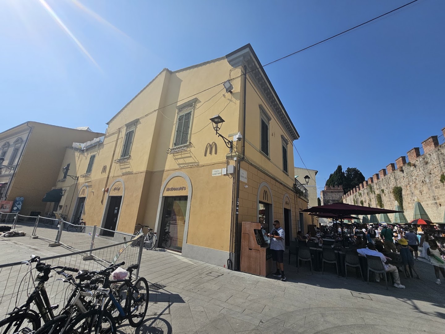 McDonald's Pisa Miracoli