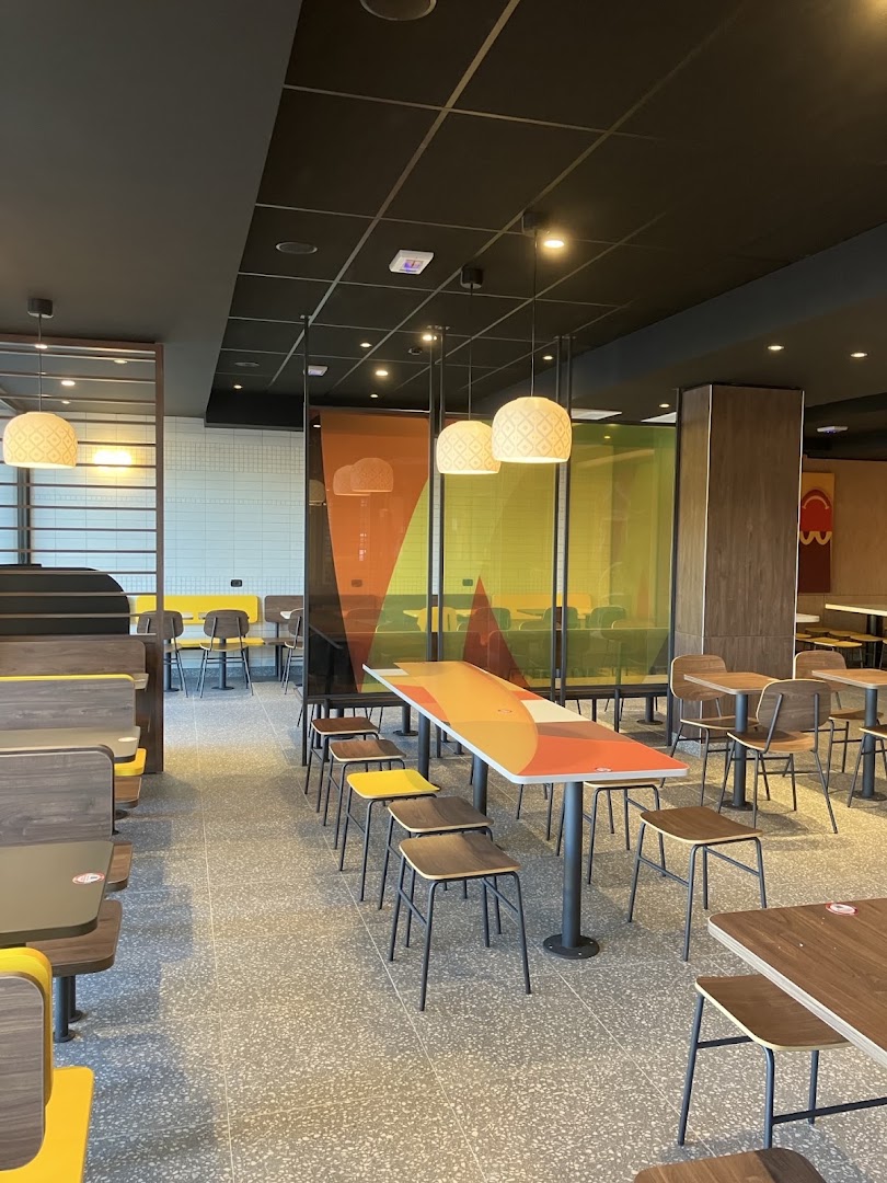 McDonald's Roma Magliana ang. Via Cutigliano