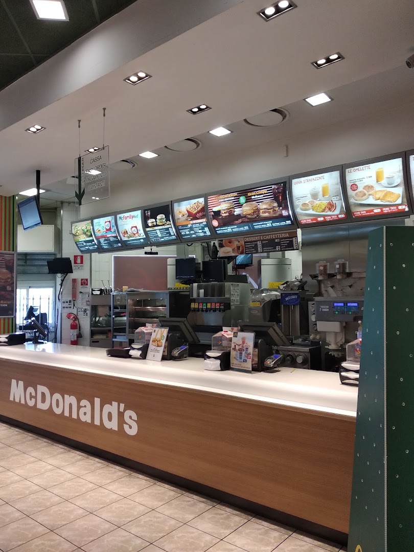McDonald's San Martino Siccomario, San Martino Siccomario