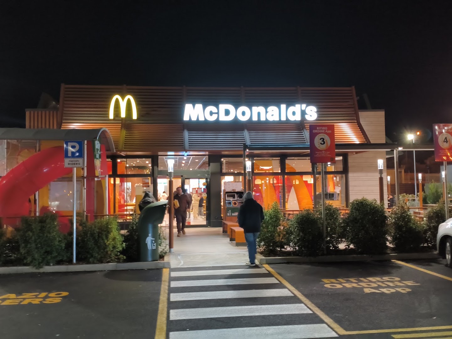McDonald's Taranto Viale del Turismo, Paolo VI